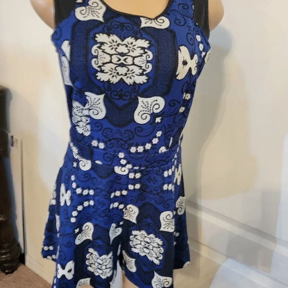 MOPLIS SLEEVELESS ZIPPER CLOSURE ROMPER - Picture 3 of 11